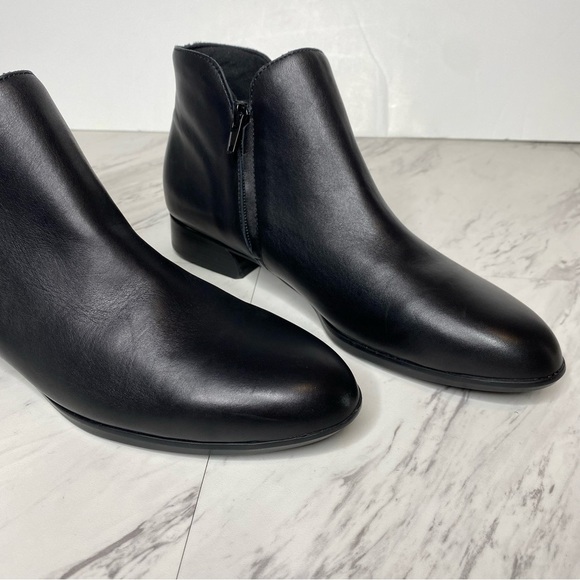 Munro Averee Black Leather Bootie 9 1/2 N - Picture 10 of 15